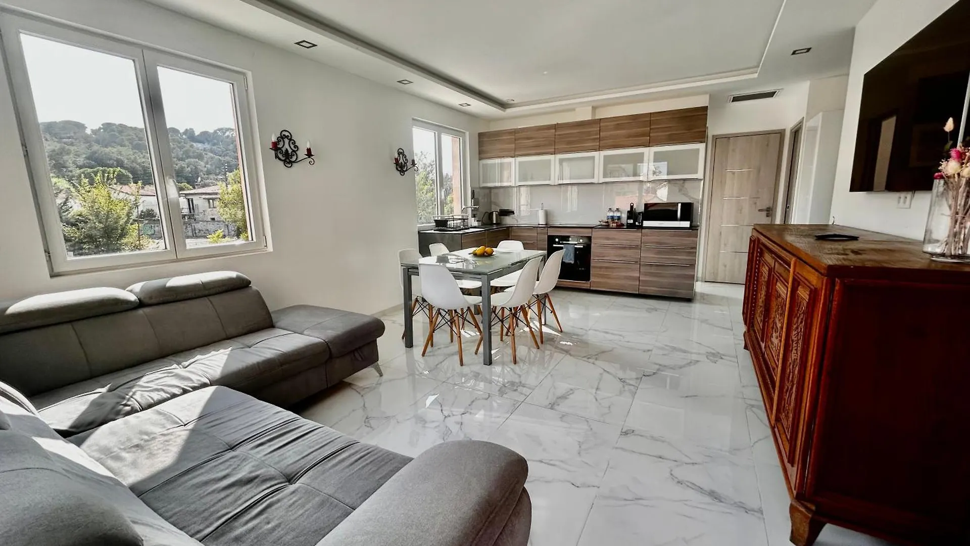 Villa Appartement 3 Chambres, Refait A Neuf, Piscine, Proche Mer Et Gare Cagnes-sur-Mer